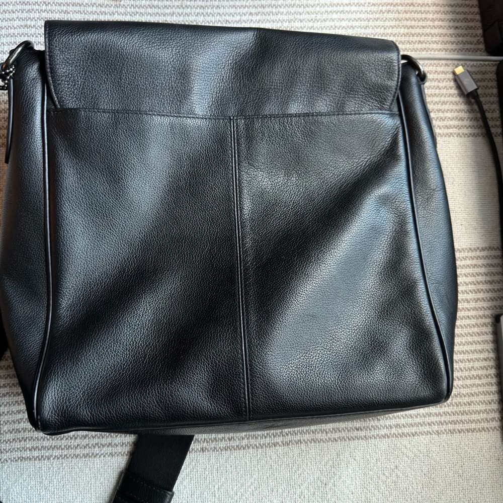 Excellent condition Coach Houston Map Crossbody Bag Beautiful Black leather